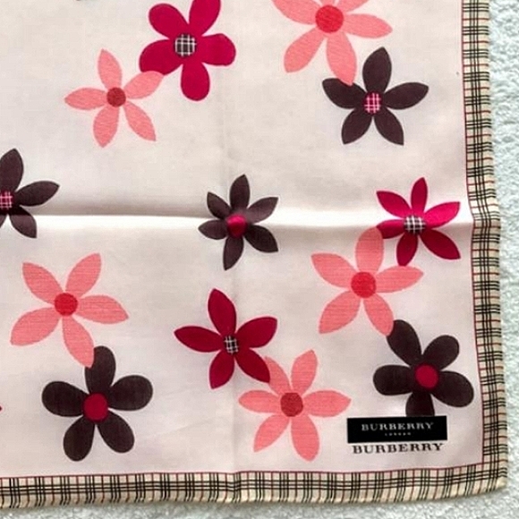 🌺  Burberry "Pink Daisy" Nova Check Mini Scarf / Handkerchief NEW ** - Picture 6 of 10